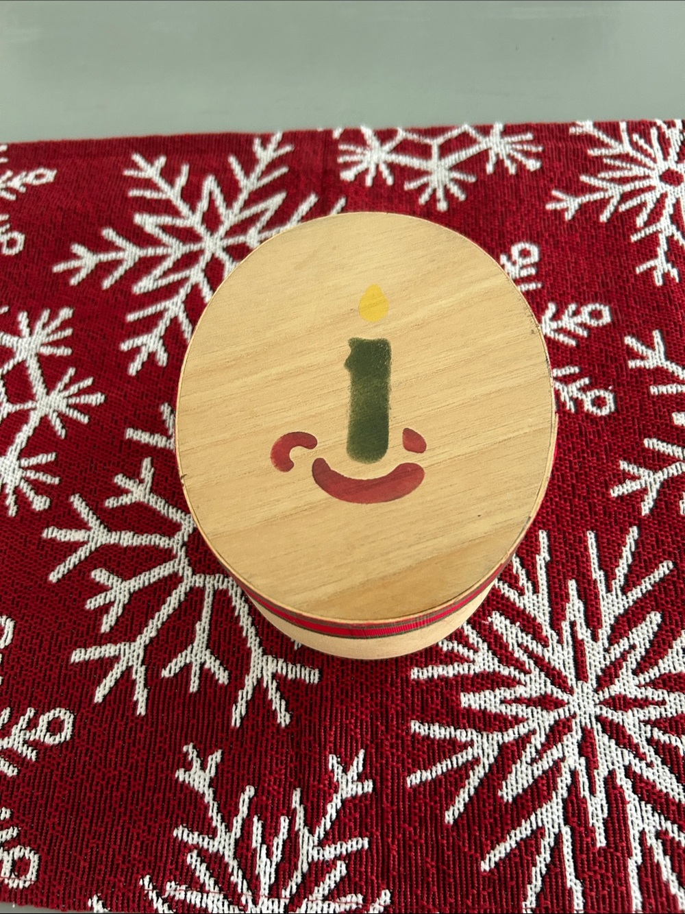 Wooden Holiday Candle Trinket Box in Red & Natural Dia 5.5 x H 2.5 inches